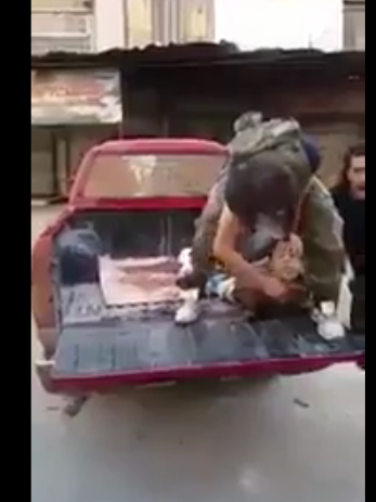 Grupo rebelde sirio "moderado" captura y decapita frente a la cámara a un niño palestino de corta edad File113
